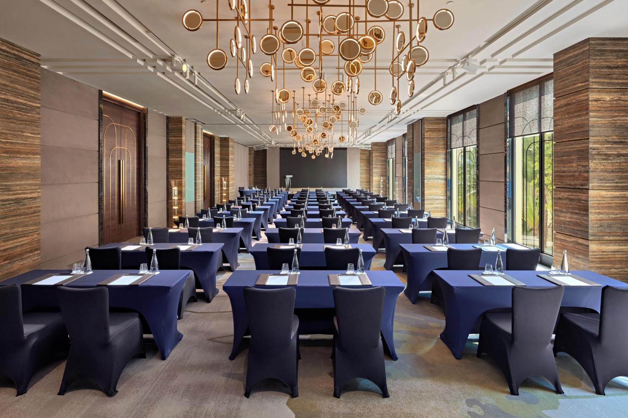 Moevenpick Hotel Hanoi Centre Екстериор снимка